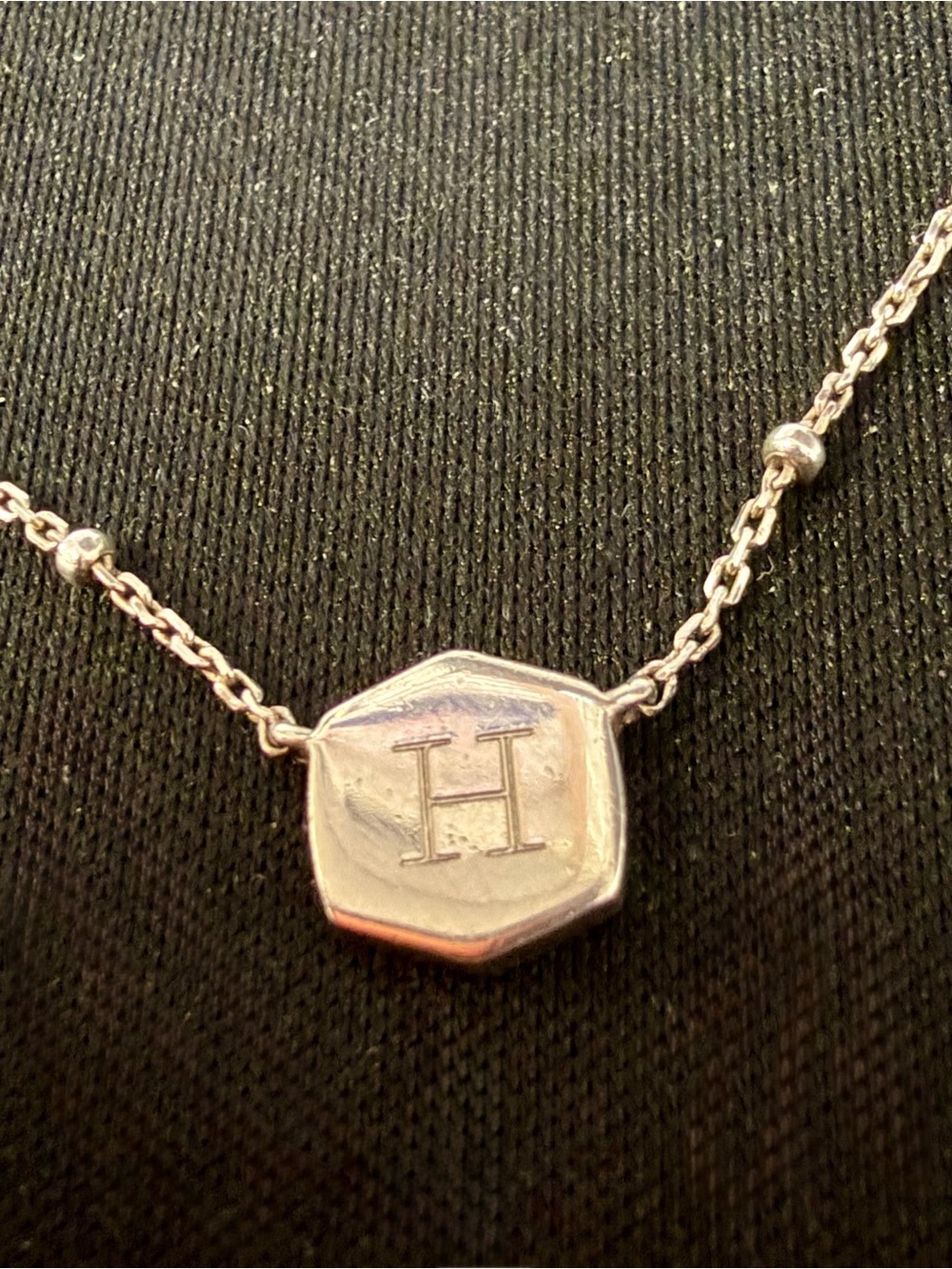 ✨ Authentic Kendra Scott “H” Initial Necklace ✨